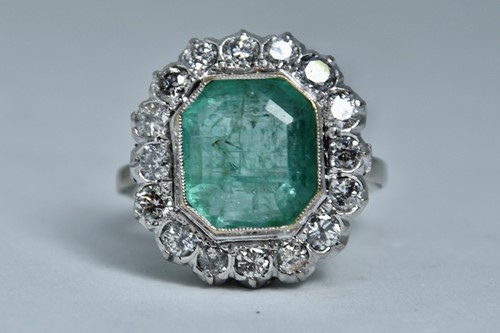 Vedere dettagli per ANELLO MARGHERITA SMERALDO E DIAMANTI Immagine di ANELLO MARGHERITA SMERALDO E DIAMANTI