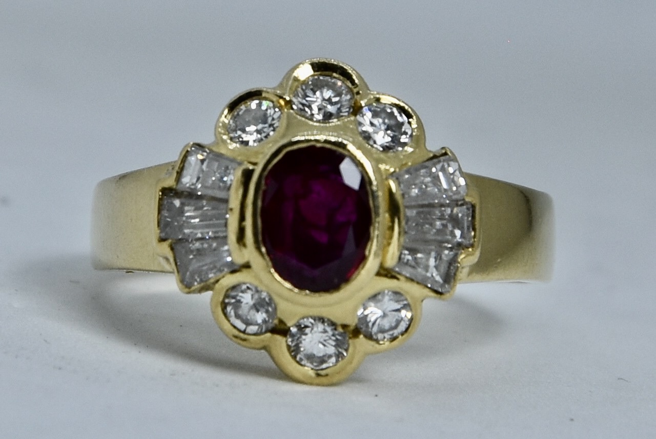 Immagine di ANELLO RUBINO E DIAMANTI