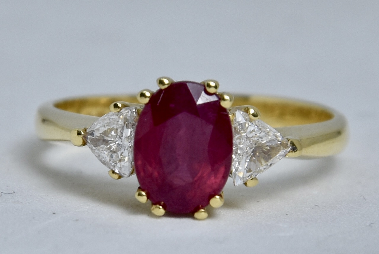 Immagine di ANELLO RUBINO E DIAMANTI